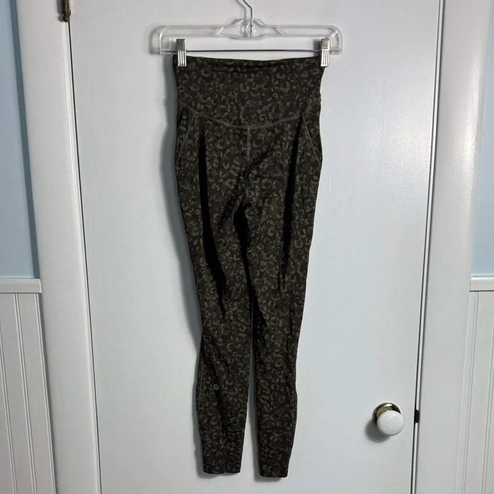 Lululemon Base‎ Pace High-Rise Tight 25" Intertwined Camo Medium Olive Multi 2 - Picture 4 of 11